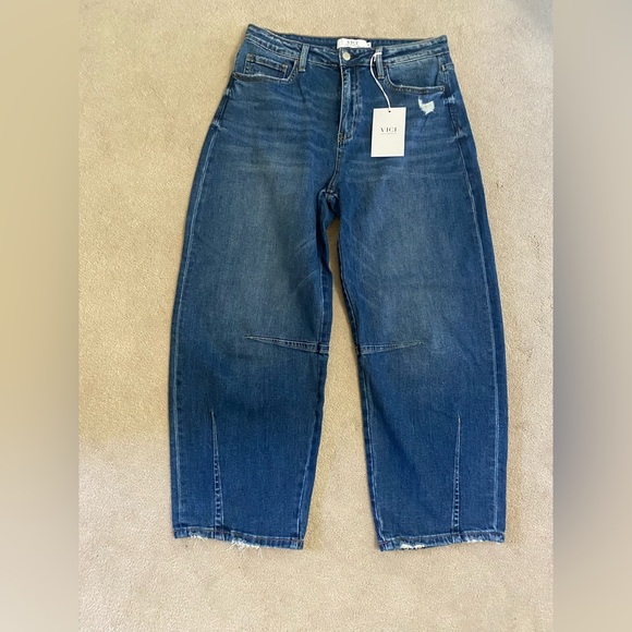 VICI Evangelina Barrel Jeans - Picture 4 of 9